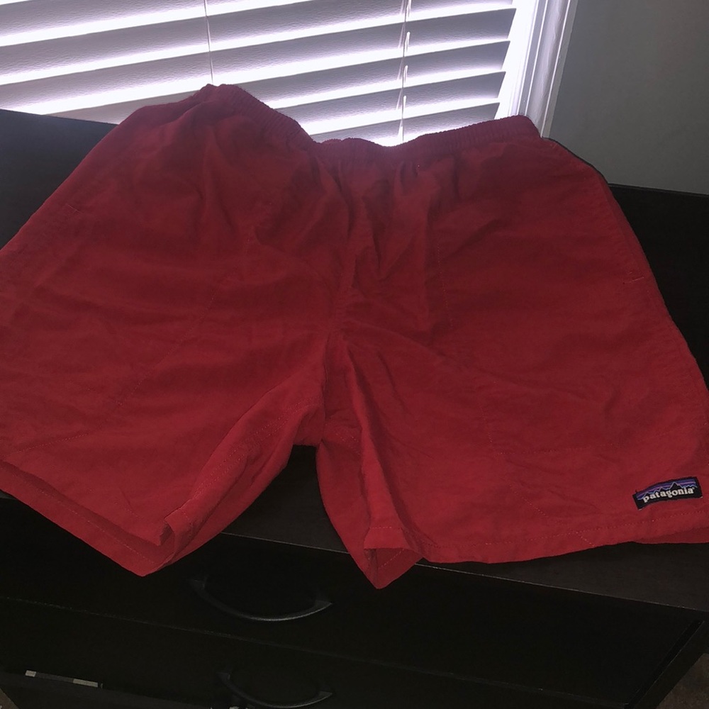 Men’s Medium Patagonia Red Baggies